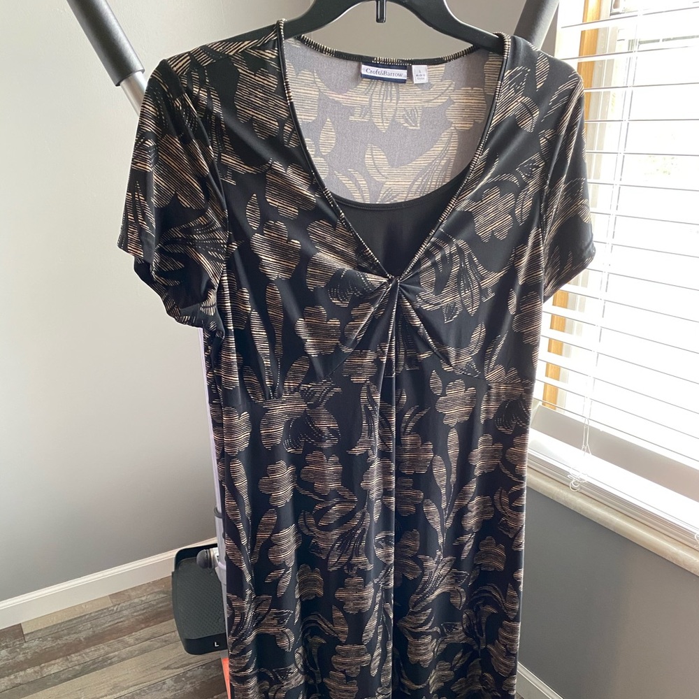 Large Long black with tan flower design dress